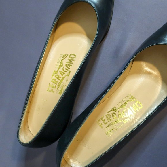 Vintage Black Ferragamo Shoes - Picture 2 of 4